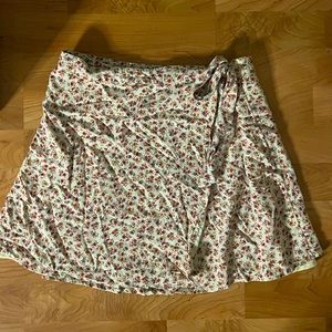 American Eagle Floral Skirt